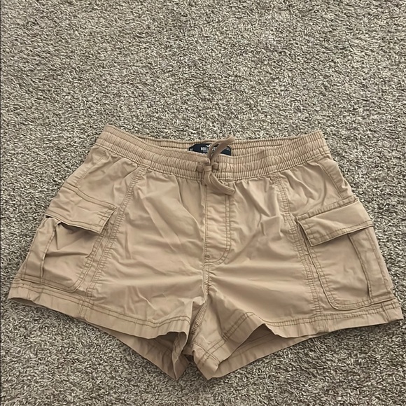 Hollister Pants - Hollister Cargo Ultra High Rise Short 3”